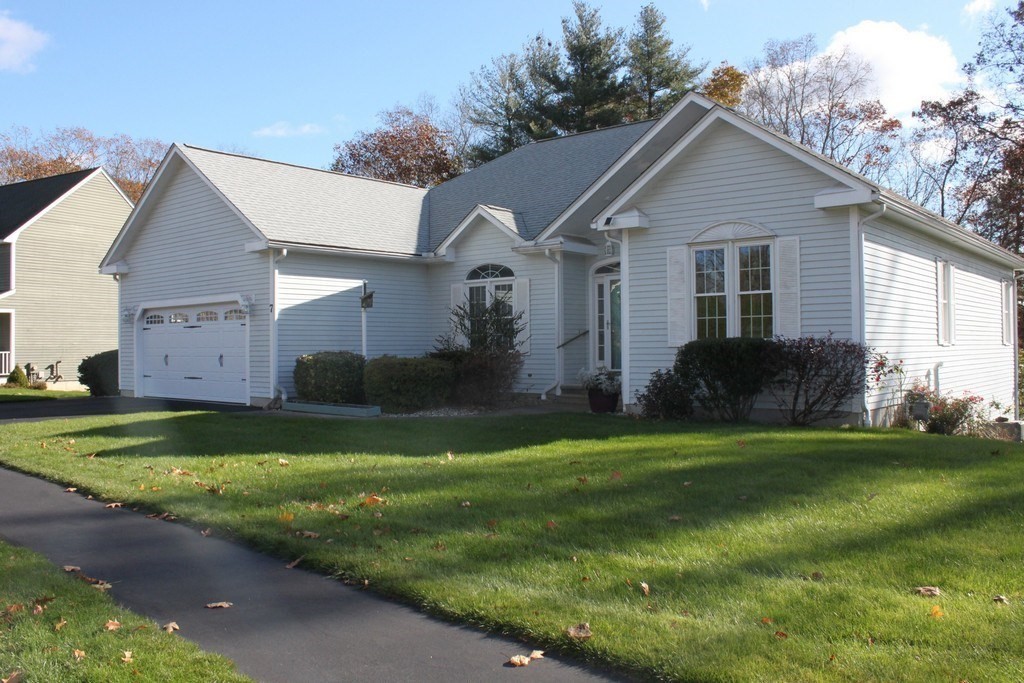 3 bed, 2 bath apartment for rent at 7 Deer Run Dr, Shrewsbury — photo 3 of 30