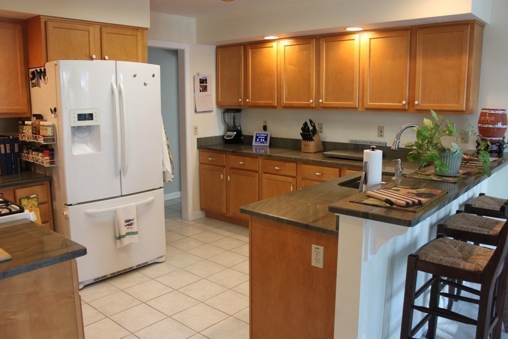3 bed, 2 bath apartment for rent at 7 Deer Run Dr, Shrewsbury — photo 12 of 30