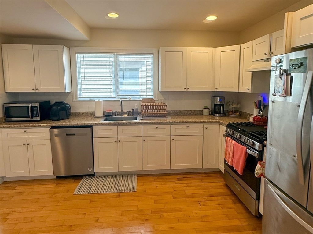 5 bed, 2 bath apartment for rent at 7 Dell St, East Somerville — photo 4 of 20