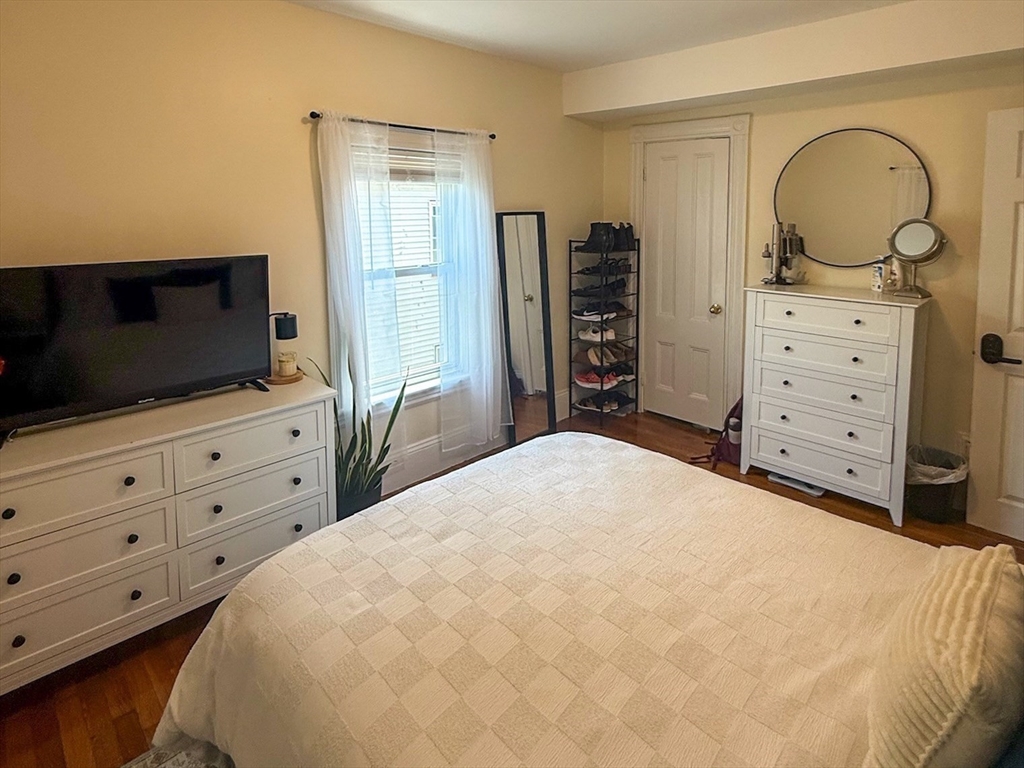 5 bed, 2 bath apartment for rent at 7 Dell St, East Somerville — photo 12 of 20
