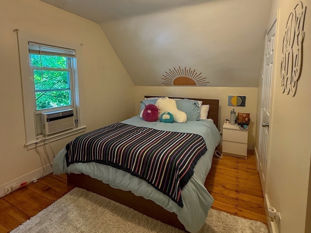 5 bed, 2 bath apartment for rent at 7 Dell St, East Somerville — photo 13 of 20