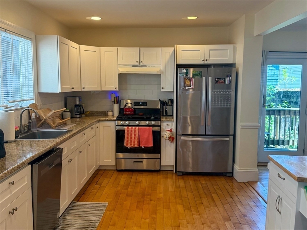 5 bed, 2 bath apartment for rent at 7 Dell St, East Somerville — photo 2 of 20