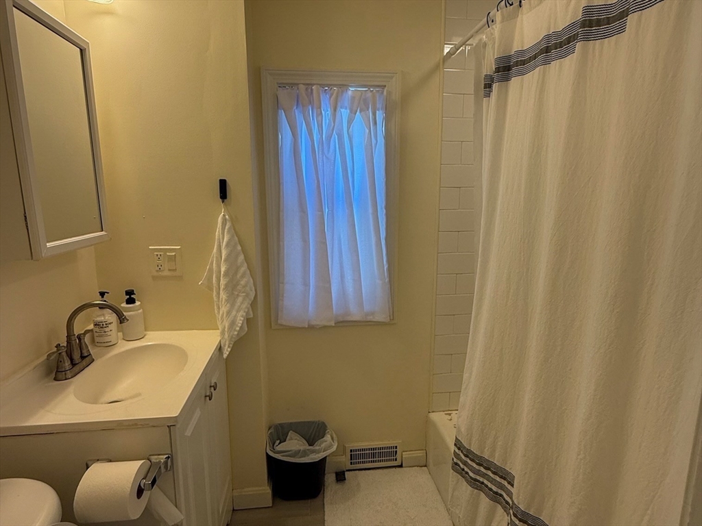 5 bed, 2 bath apartment for rent at 7 Dell St, East Somerville — photo 16 of 20
