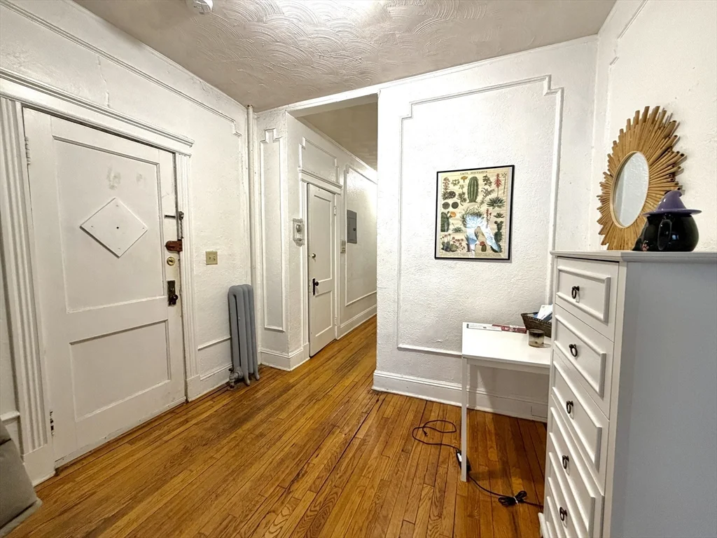 3 bed, 1 bath apartment for rent at 7 Devotion St Unit 1, Coolidge Corner — photo 6 of 14
