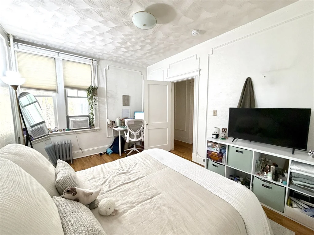 3 bed, 1 bath apartment for rent at 7 Devotion St Unit 1, Coolidge Corner — photo 11 of 14