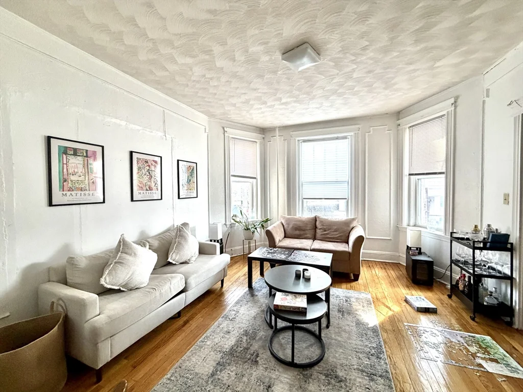 3 bed, 1 bath apartment for rent at 7 Devotion St Unit 1, Coolidge Corner — photo 1 of 14