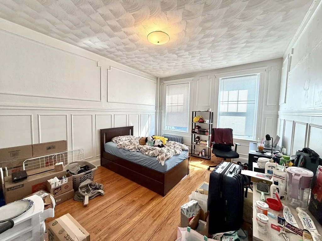 3 bed, 1 bath apartment for rent at 7 Devotion St Unit 1, Coolidge Corner — photo 5 of 14
