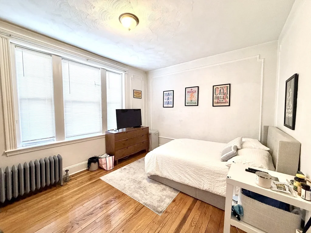 3 bed, 1 bath apartment for rent at 7 Devotion St Unit 1, Coolidge Corner — photo 12 of 14