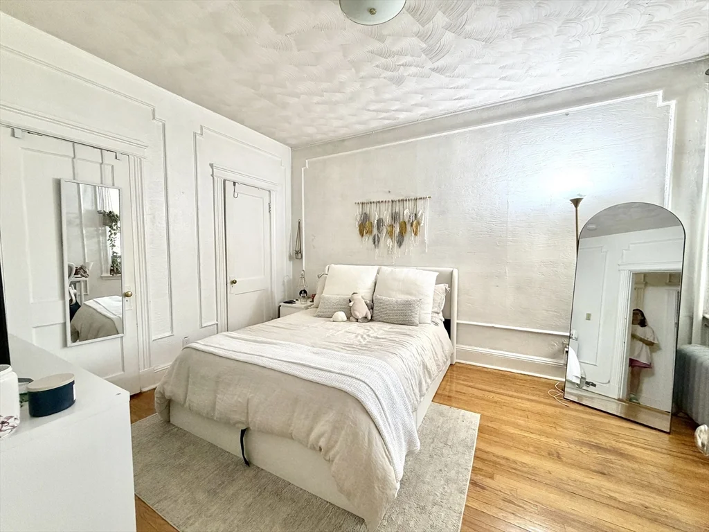 3 bed, 1 bath apartment for rent at 7 Devotion St Unit 1, Coolidge Corner — photo 10 of 14