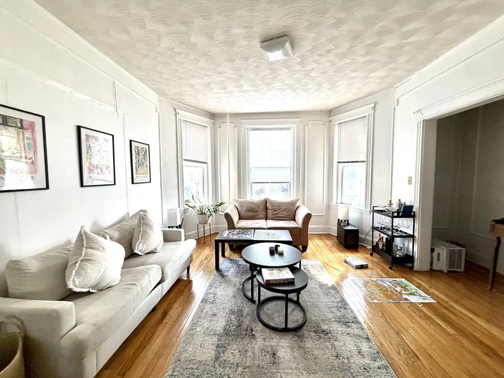 3 bed, 1 bath apartment for rent at 7 Devotion St Unit 1, Coolidge Corner — photo 2 of 14