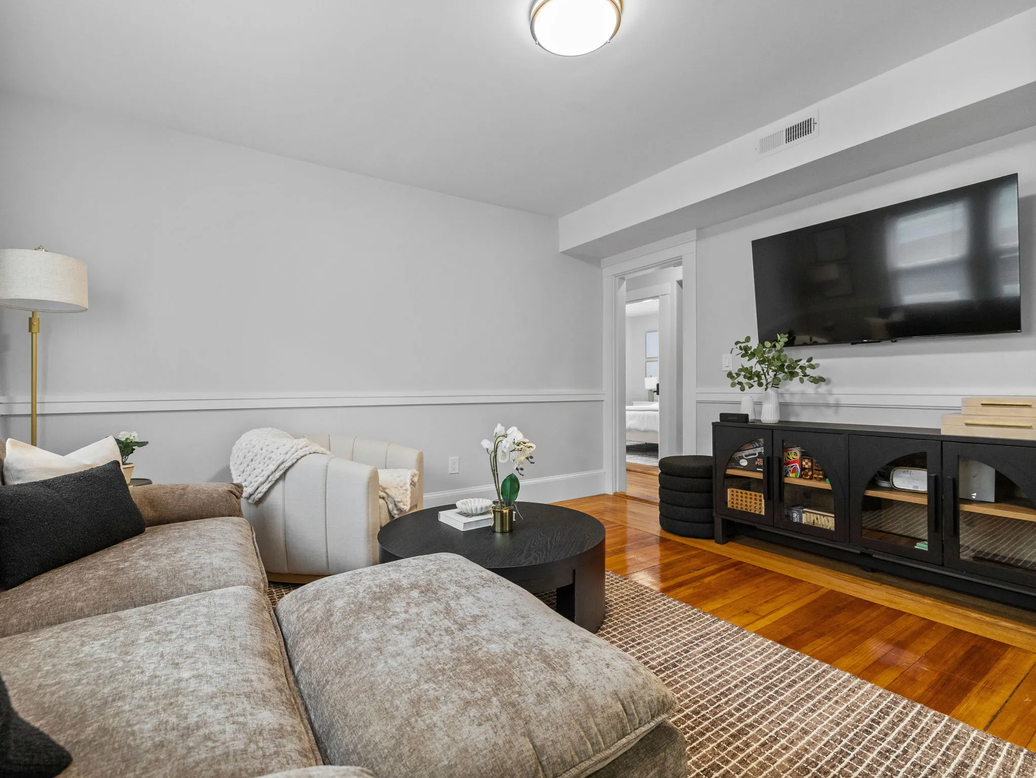 7 bed, 3 bath apartment for rent at 7 Dickinson St Unit 2, Ward Two — photo 9 of 30