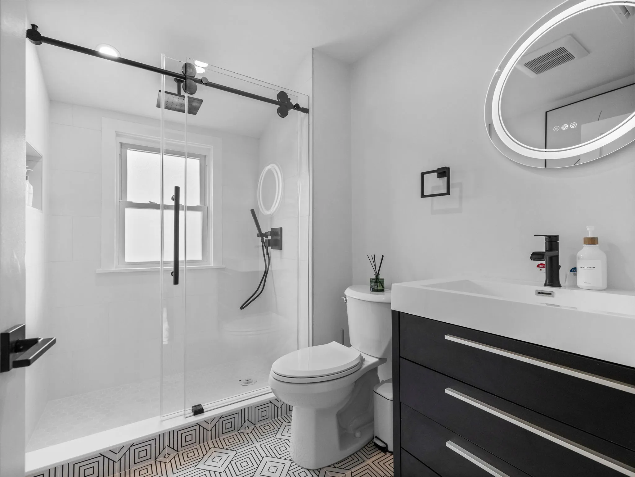 7 bed, 3 bath apartment for rent at 7 Dickinson St Unit 2, Ward Two — photo 18 of 30