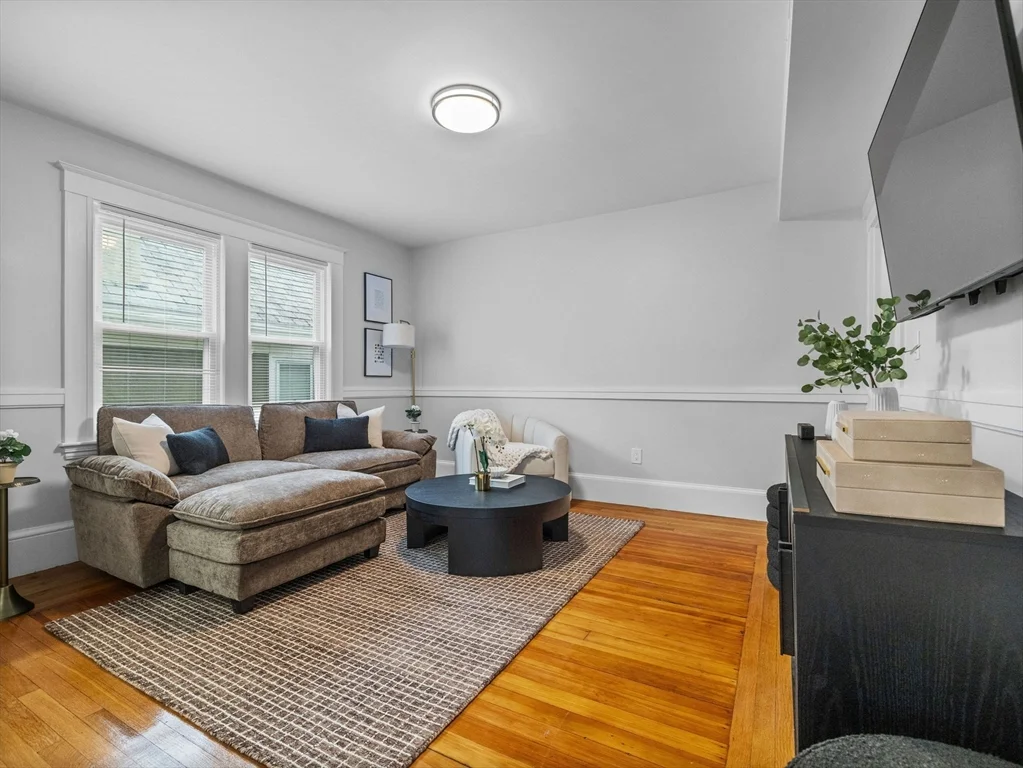 7 bed, 3 bath apartment for rent at 7 Dickson Unit 2, Teele Square — photo 5 of 17