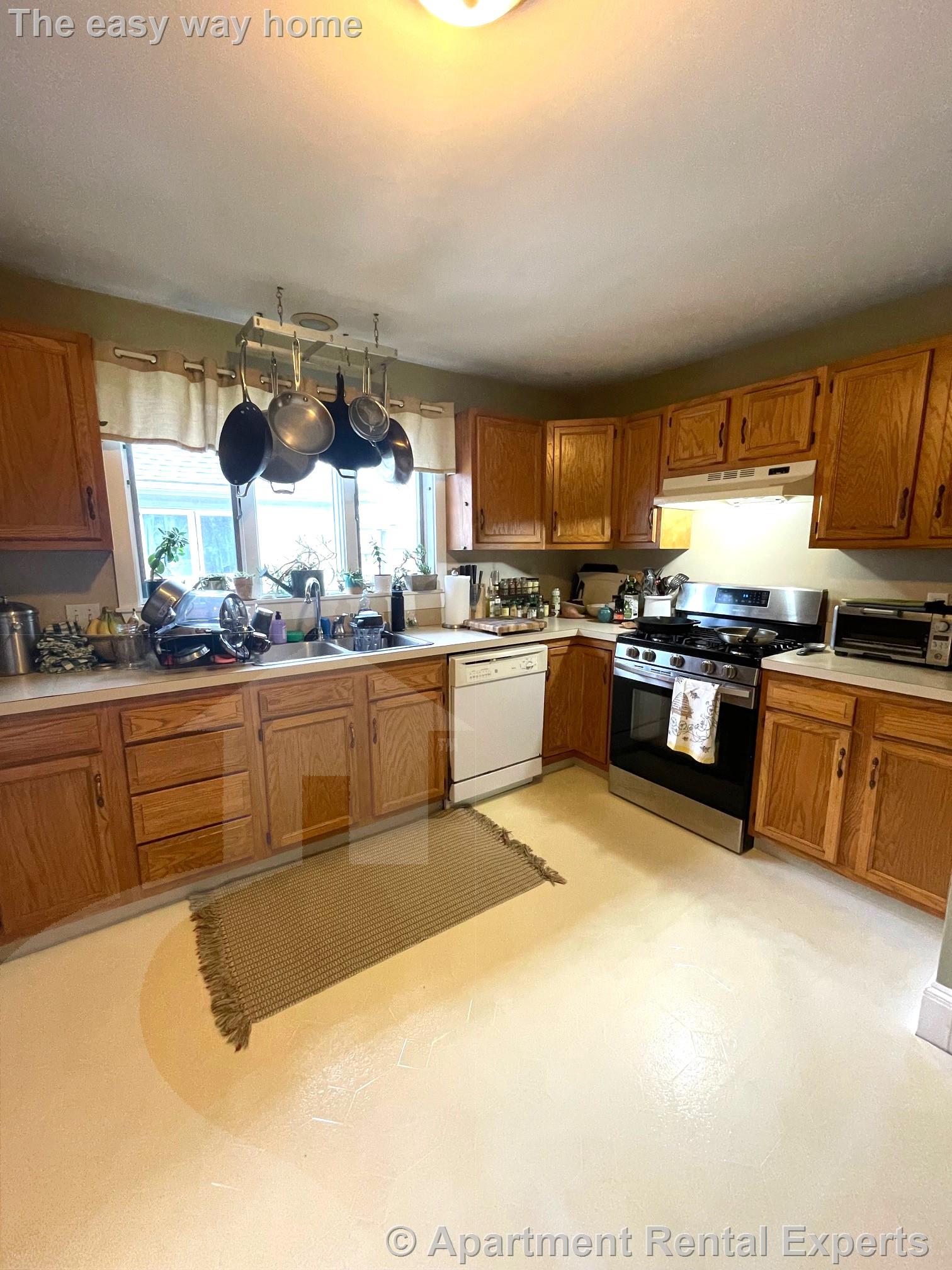 2 bed, 1 bath apartment for rent at 7 Doble Ave Unit 2, Tufts — photo 12 of 22