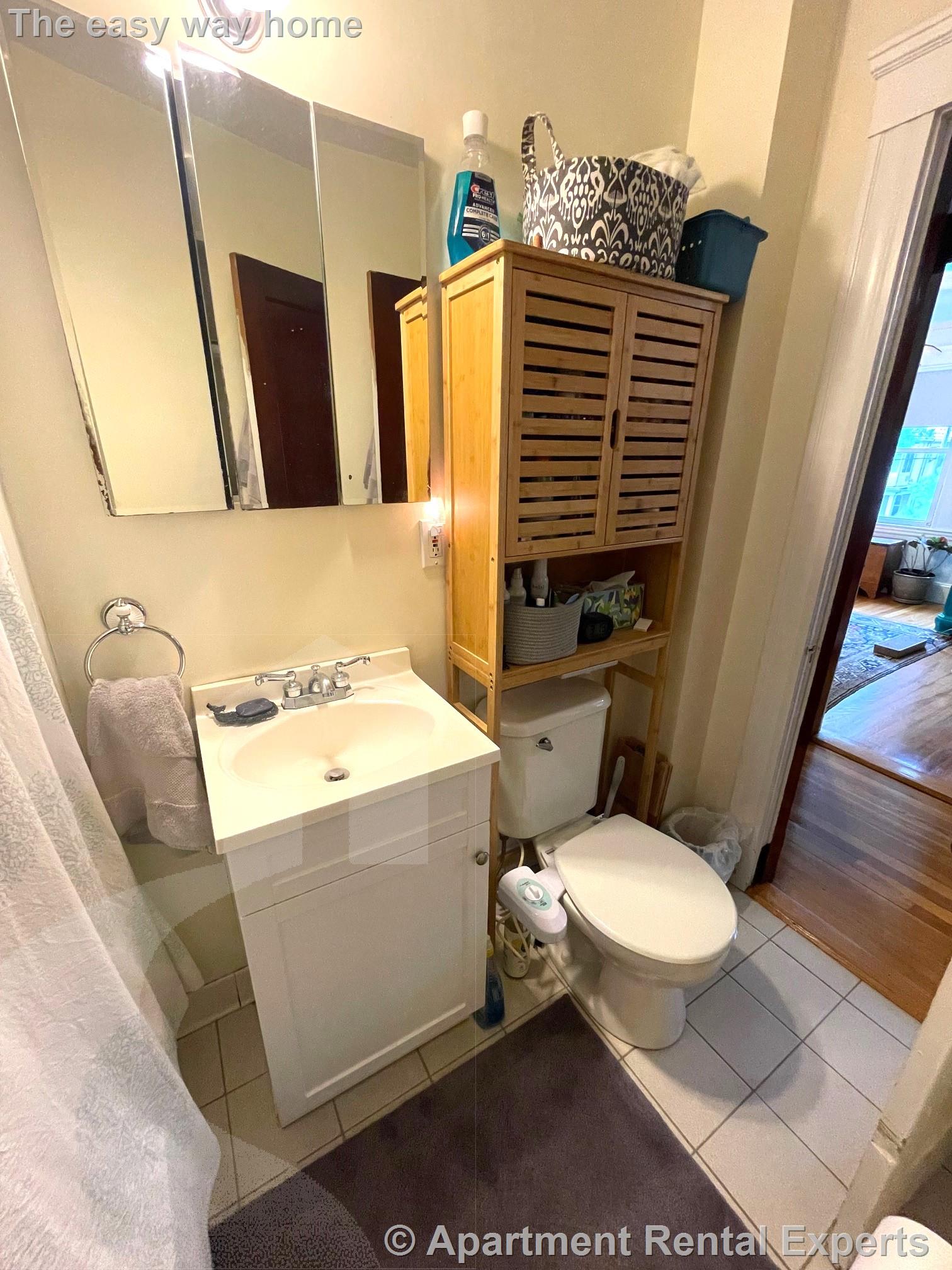2 bed, 1 bath apartment for rent at 7 Doble Ave Unit 2, Tufts — photo 16 of 22