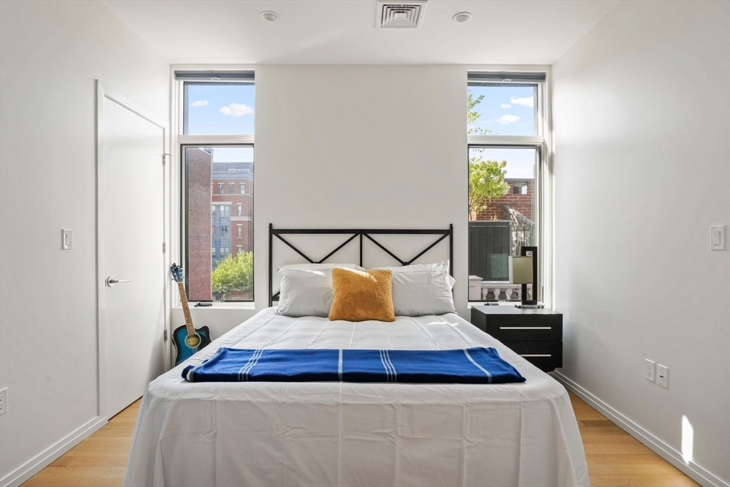 2 bed, 2 bath apartment for rent at 7 E Springfield Unit 4A, South End — photo 11 of 17