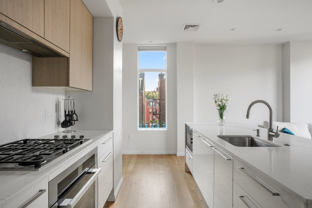 2 bed, 2 bath apartment for rent at 7 E Springfield Unit 4A, South End — photo 3 of 17
