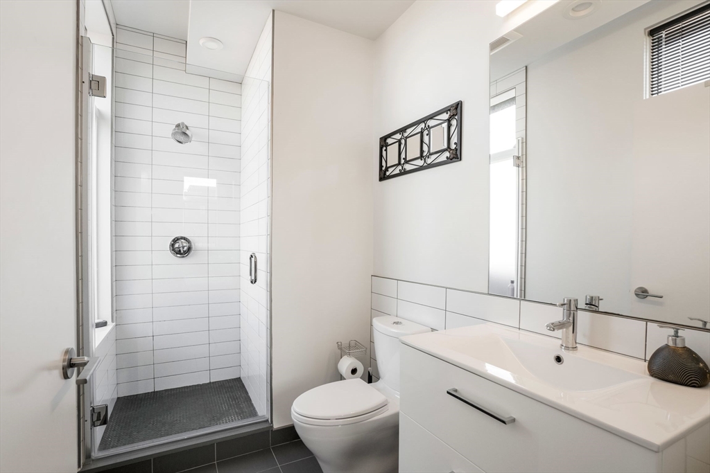 2 bed, 2 bath apartment for rent at 7 E Springfield Unit 4A, South End — photo 10 of 17