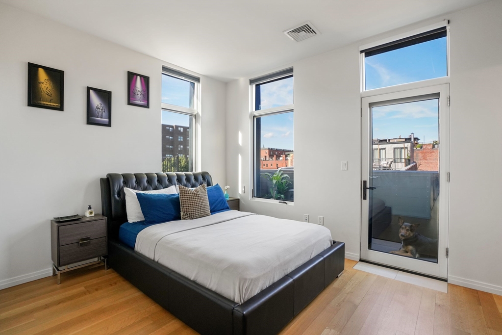 2 bed, 2 bath apartment for rent at 7 E Springfield Unit 4A, South End — photo 7 of 17