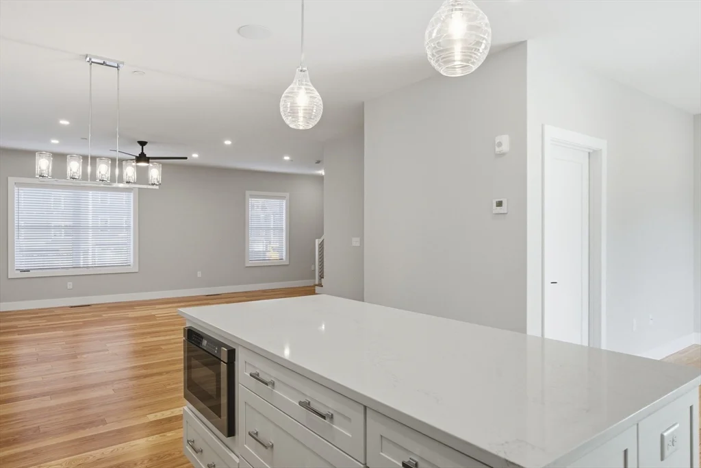 3 bed, 2 bath apartment for rent at 7 Elise Ave Unit -, Londonderry — photo 7 of 41