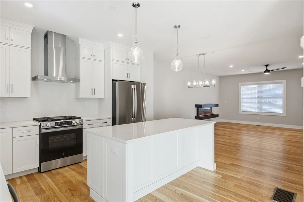 3 bed, 2 bath apartment for rent at 7 Elise Ave Unit -, Londonderry — photo 6 of 41