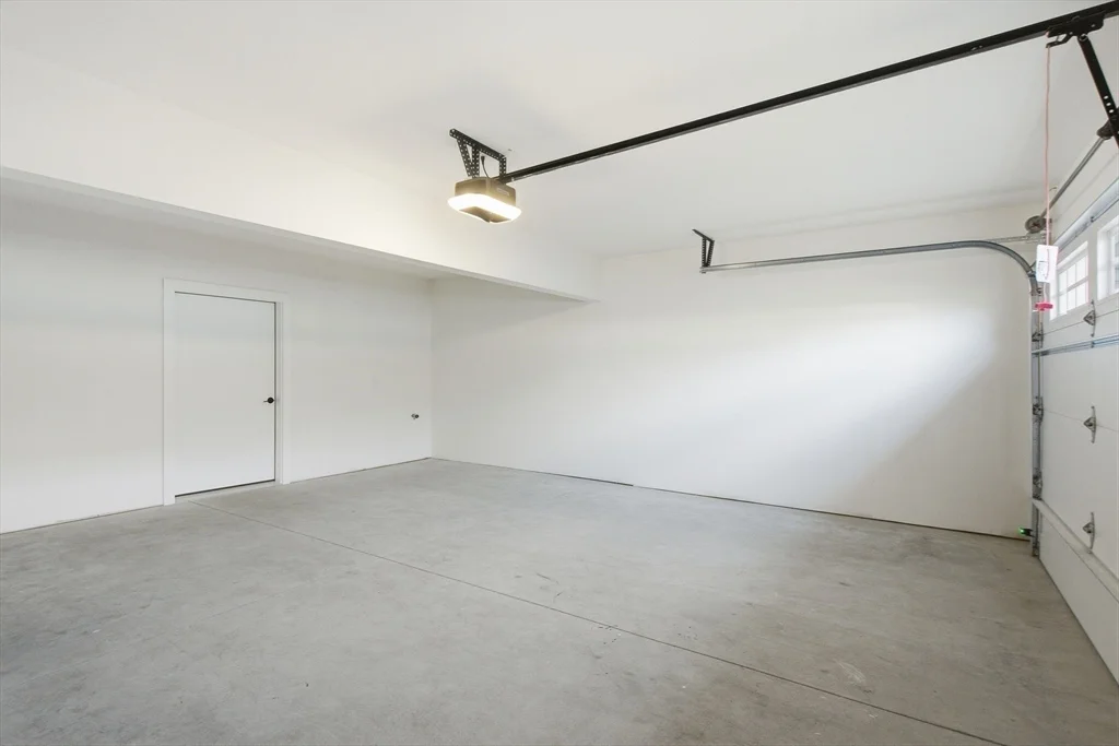3 bed, 2 bath apartment for rent at 7 Elise Ave Unit -, Londonderry — photo 31 of 41
