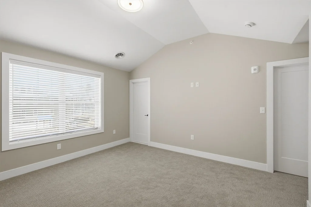 3 bed, 2 bath apartment for rent at 7 Elise Ave Unit -, Londonderry — photo 30 of 41