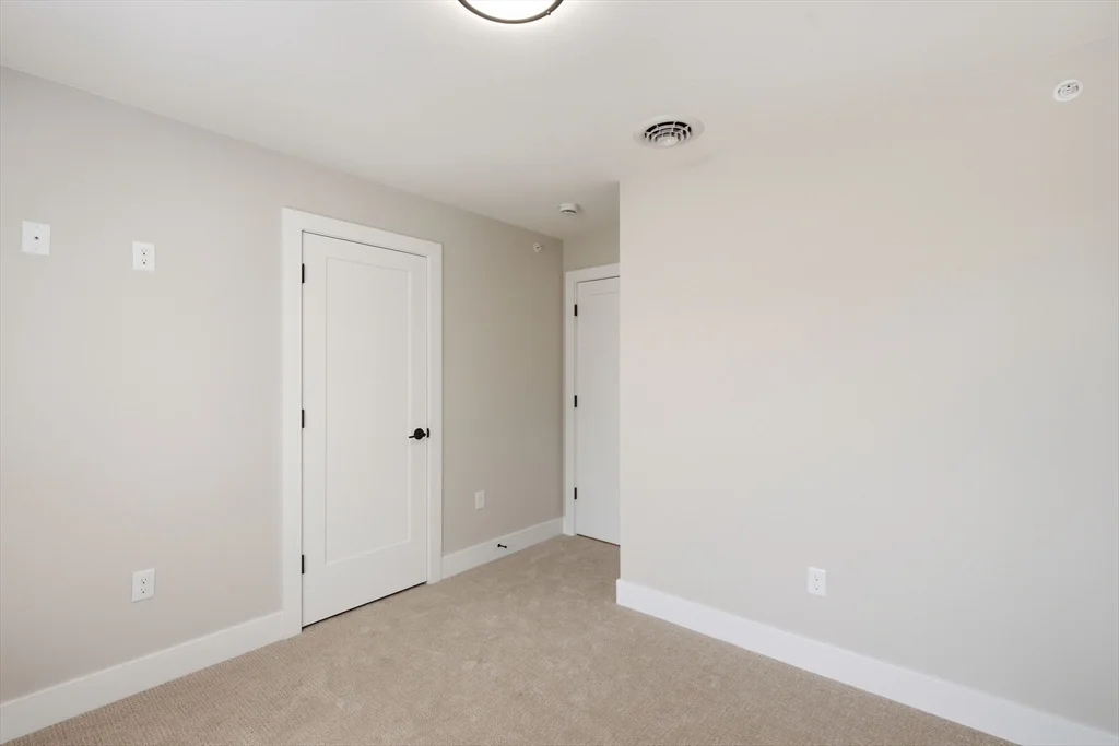 3 bed, 2 bath apartment for rent at 7 Elise Ave Unit -, Londonderry — photo 19 of 41
