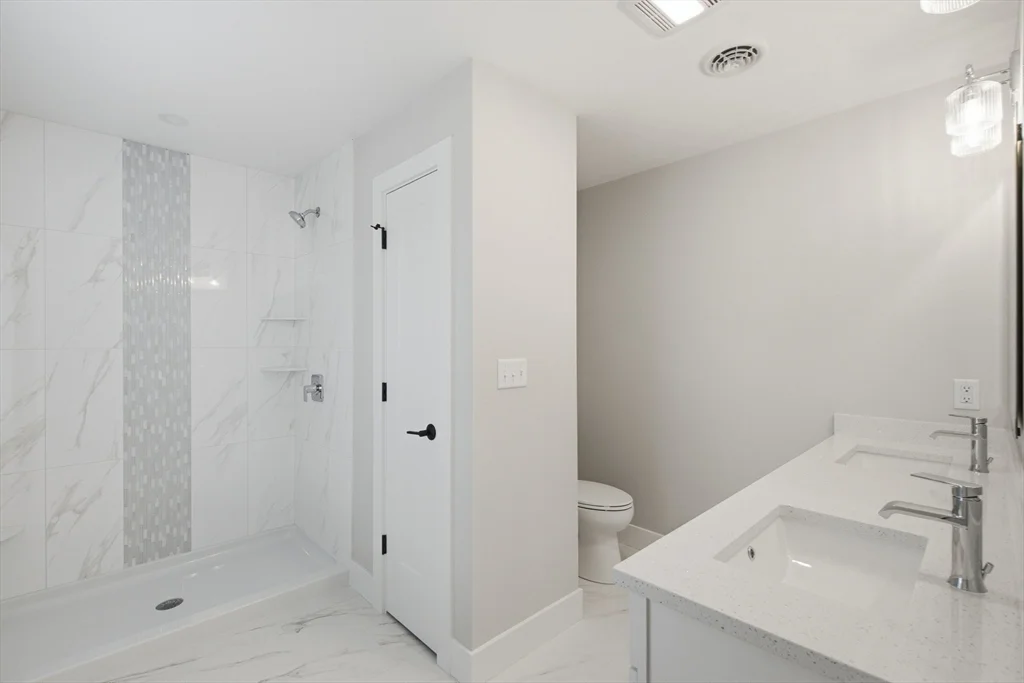 3 bed, 2 bath apartment for rent at 7 Elise Ave Unit -, Londonderry — photo 28 of 41