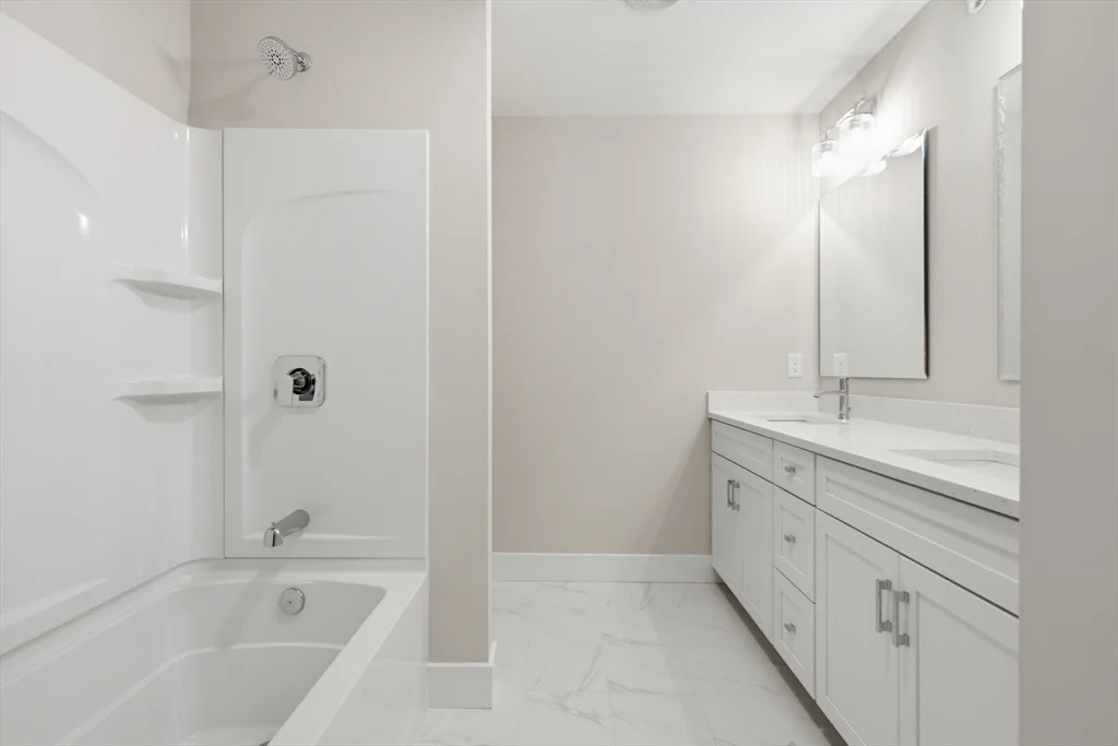 3 bed, 2 bath apartment for rent at 7 Elise Ave Unit -, Londonderry — photo 25 of 41