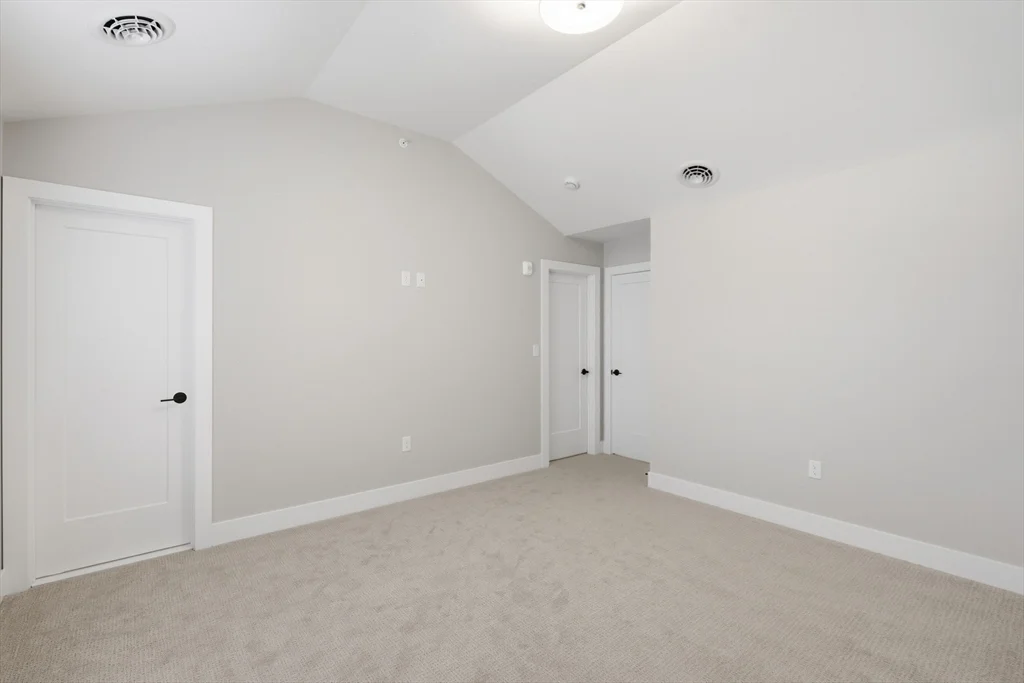 3 bed, 2 bath apartment for rent at 7 Elise Ave Unit -, Londonderry — photo 29 of 41