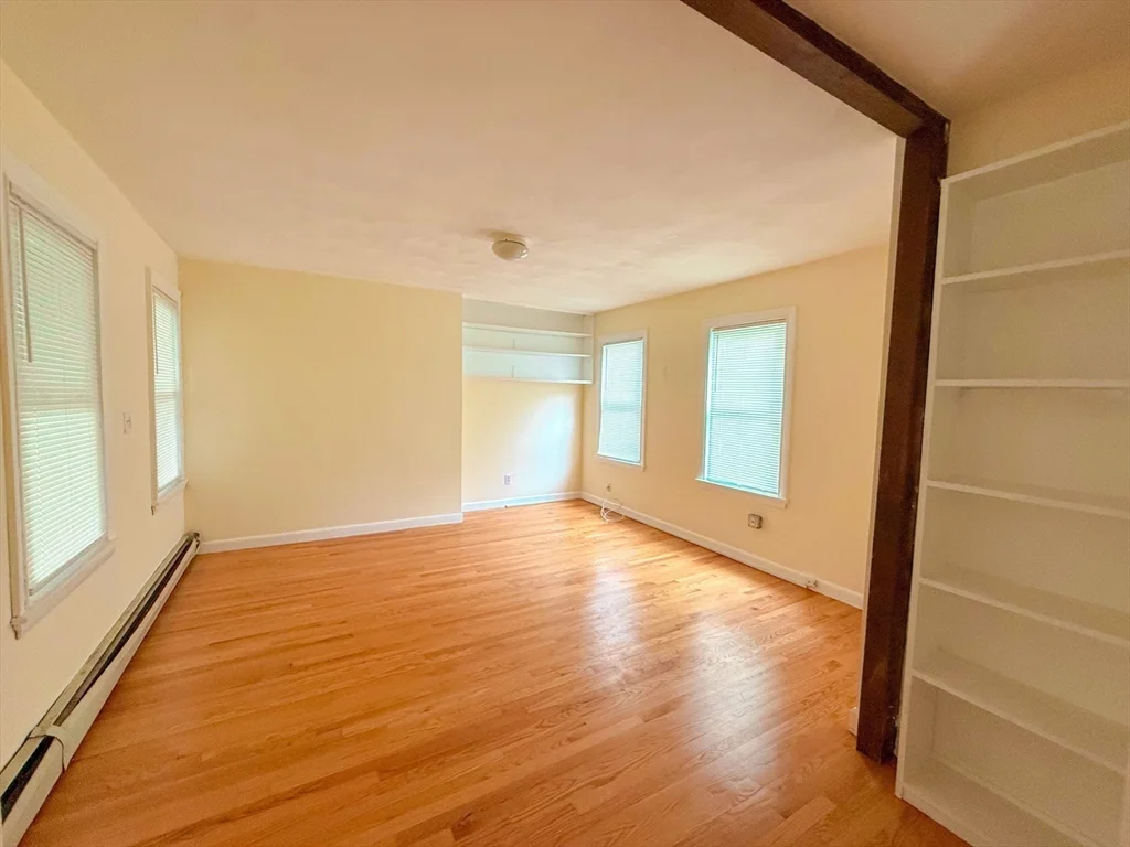 4 bed, 1 bath apartment for rent at 7 Elm Unit 1, Natick — photo 4 of 12