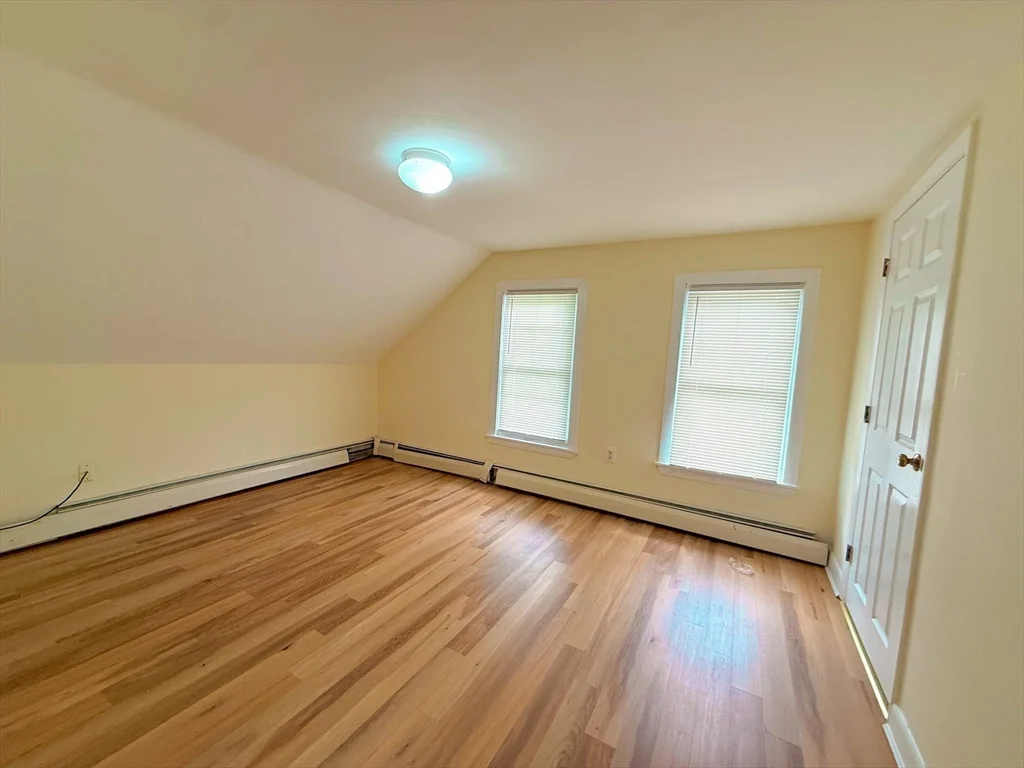 4 bed, 1 bath apartment for rent at 7 Elm Unit 1, Natick — photo 9 of 12