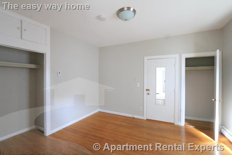 Studio bed, 1 bath apartment for rent at 7 Elmer St Unit 3, Riverside — photo 3 of 9
