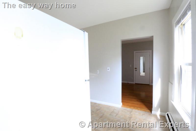 Studio bed, 1 bath apartment for rent at 7 Elmer St Unit 3, Riverside — photo 5 of 9