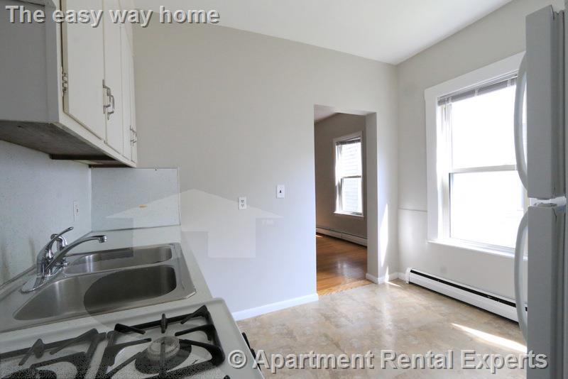 Studio bed, 1 bath apartment for rent at 7 Elmer St Unit 3, Riverside — photo 8 of 9