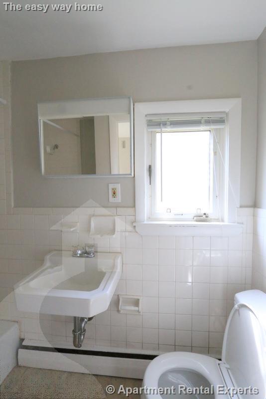 Studio bed, 1 bath apartment for rent at 7 Elmer St Unit 3, Riverside — photo 7 of 9