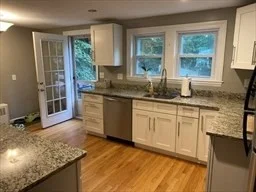 4 bed, 2 bath apartment for rent at 7 Evelyn Rd, Beverly — photo 7 of 7