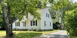 4 bed, 2 bath apartment for rent at 7 Evelyn Rd, Beverly — photo 2 of 7