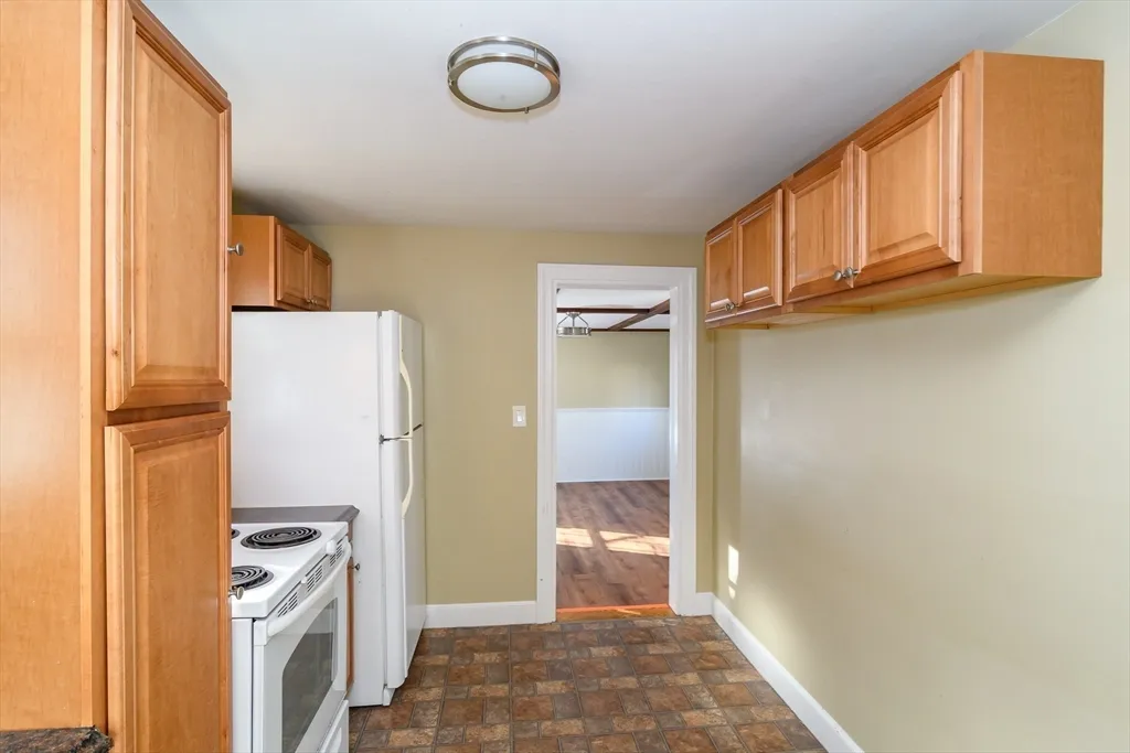 4 bed, 2 bath apartment for rent at 7 Ferndale Rd, Natick — photo 7 of 24