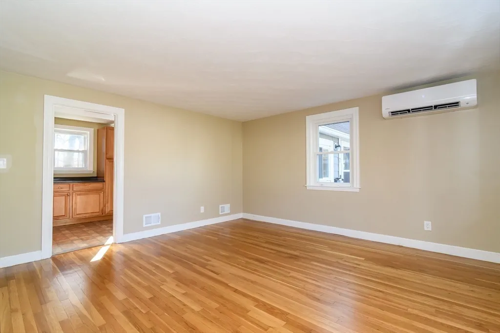 4 bed, 2 bath apartment for rent at 7 Ferndale Rd, Natick — photo 6 of 24