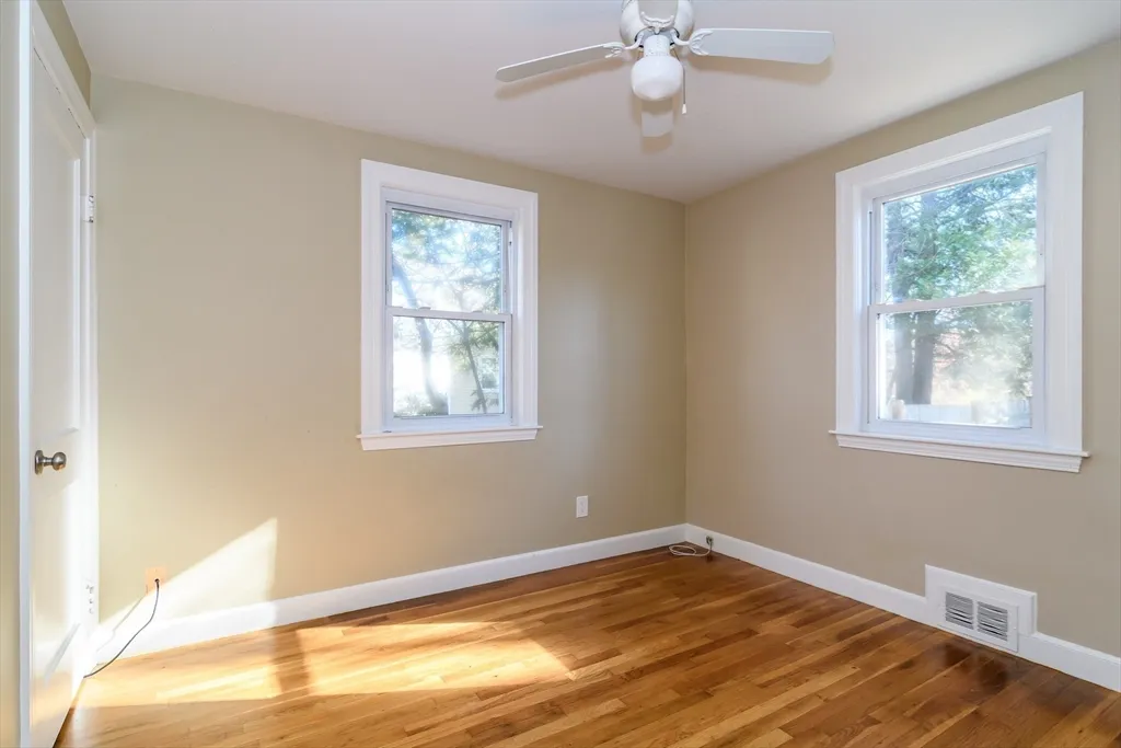 4 bed, 2 bath apartment for rent at 7 Ferndale Rd, Natick — photo 12 of 24