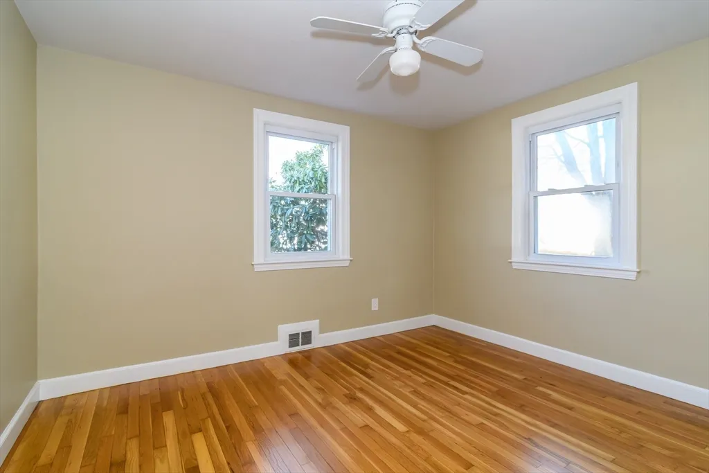 4 bed, 2 bath apartment for rent at 7 Ferndale Rd, Natick — photo 15 of 24