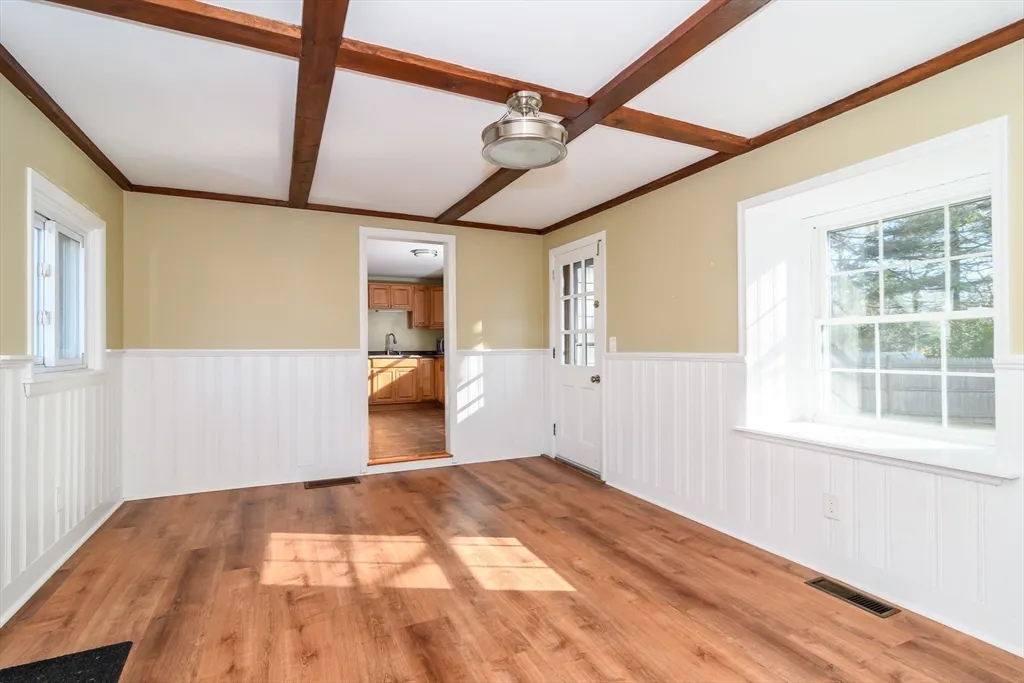 4 bed, 2 bath apartment for rent at 7 Ferndale Rd, Natick — photo 11 of 24