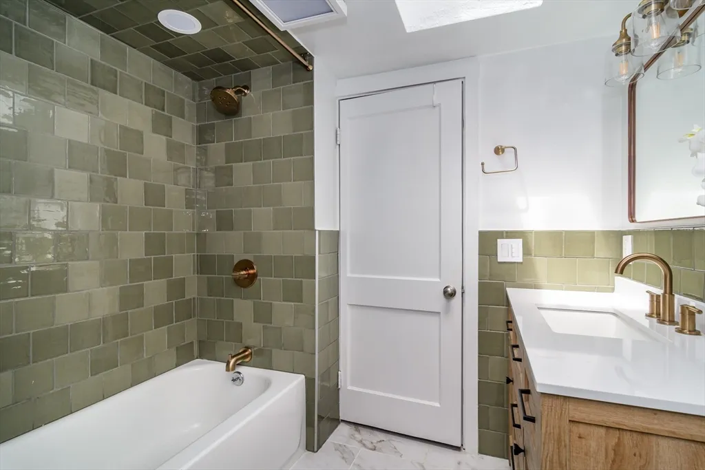 4 bed, 2 bath apartment for rent at 7 Ferndale Rd, Natick — photo 21 of 24