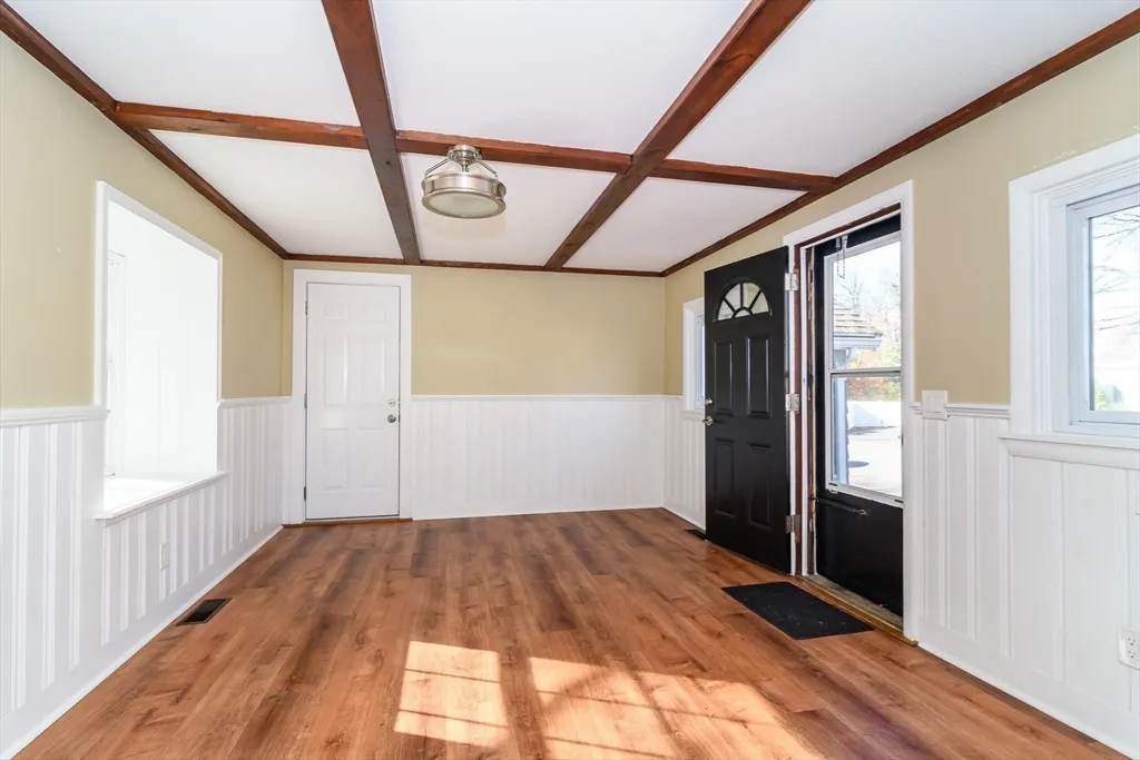 4 bed, 2 bath apartment for rent at 7 Ferndale Rd, Natick — photo 10 of 24