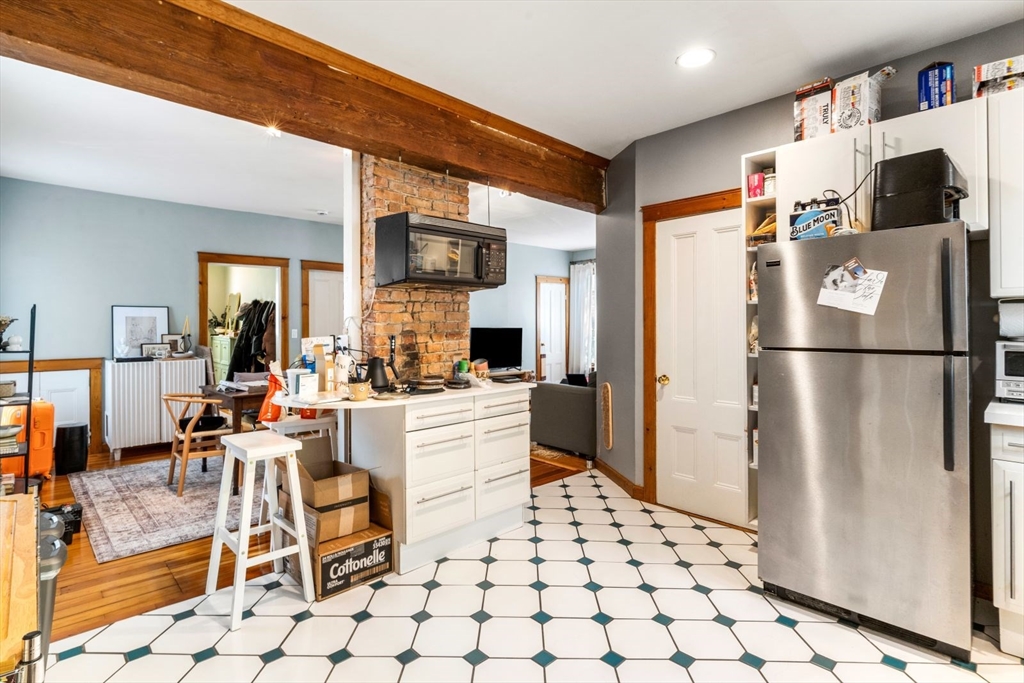 2 bed, 1 bath apartment for rent at 7 Flagg St Unit 1, Harvard Square — photo 8 of 18