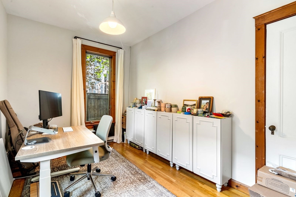 2 bed, 1 bath apartment for rent at 7 Flagg St Unit 1, Harvard Square — photo 12 of 18