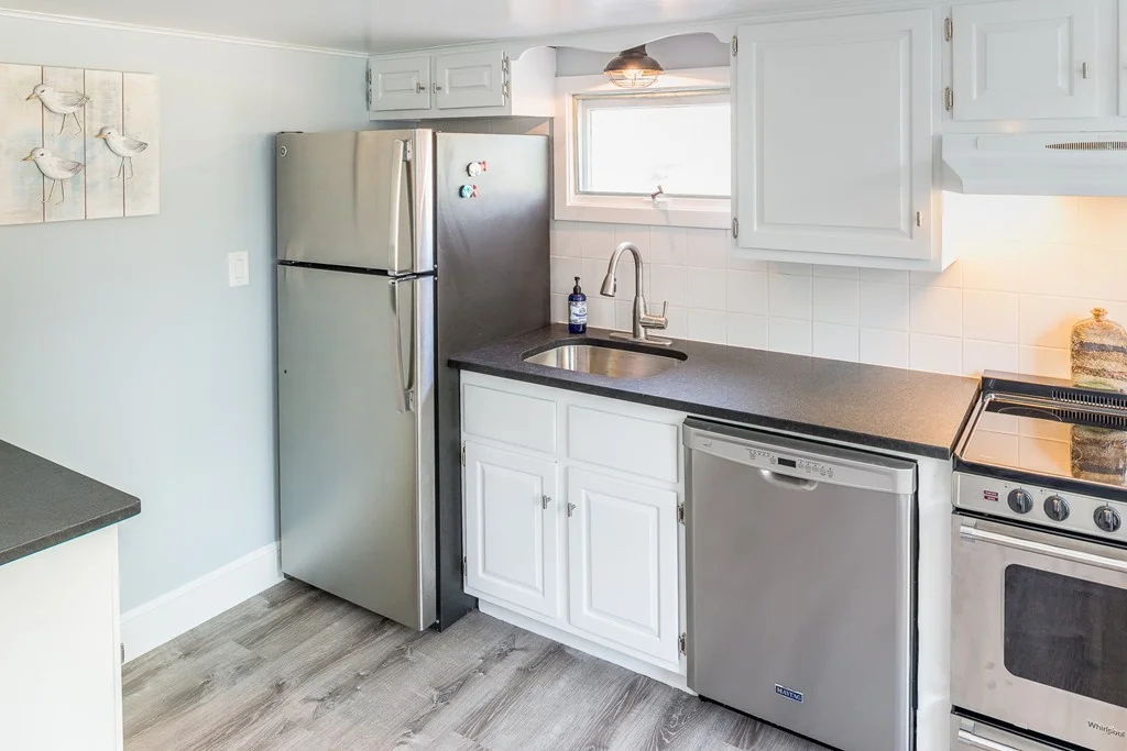 2 bed, 1 bath apartment for rent at 7 Fort Sewall Unit C, East Boston — photo 11 of 13