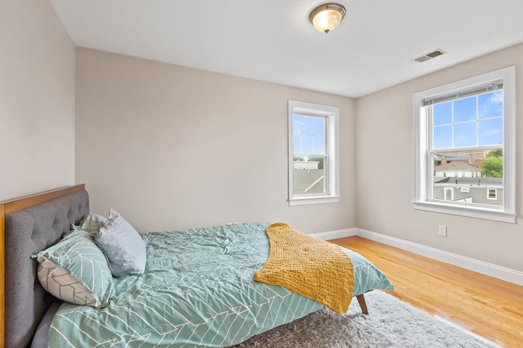 3 bed, 2 bath apartment for rent at 7 Fox St Unit 1, Dorchester — photo 11 of 24